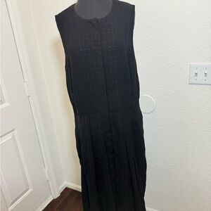 AKRIS Elegant Black Sleeveless Dress